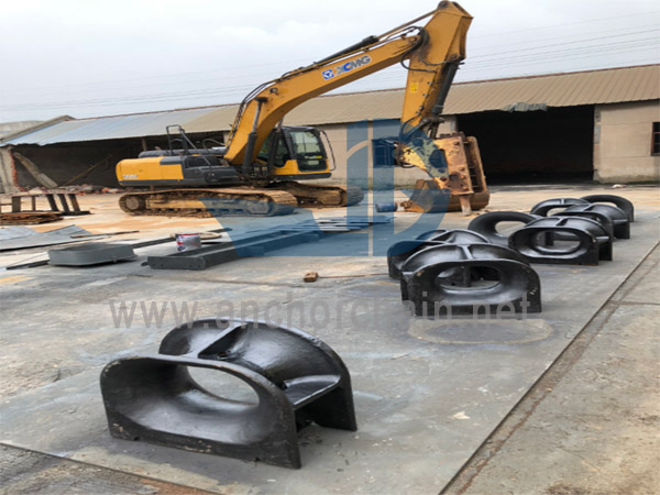 Dekkmontert kloss NS2590
